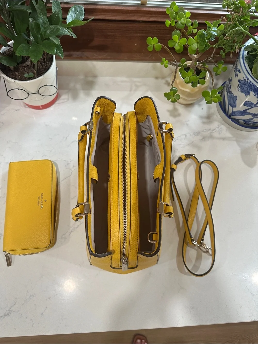 kate spade sunflower Yellow medium bag with matching zip wallet and carry strap
